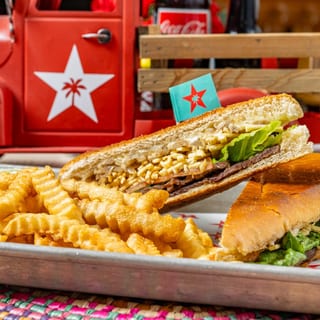 PAN CON LECHON SANDWICH